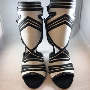 Balmain black and white Kali